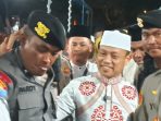 Masyarakat Kota Ternate Tumpah Ruah Saksikan Ceramah Ustadz Das’ad Latif Pada Milad Ke-16 Muara Group