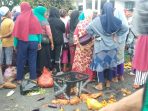 Pedagang dan FPPM Demo Walikota, Satpol PP di Lempari Cabe Pedas