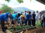 Rangkaian Agenda Reuni Akbar, Ratusan Alumni SMPN 4 Ternate Gelar Ziarah Kubur