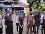 Kedapatan Miras, Satpol PP Serahkan 4 Perempun dan 11 Orang Pria di Polres Ternate