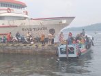 Jaga Keselamatan, KPLP Bastiong Batasi Penjualan Tiket Sesuai Kapasitas Kapal