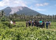 Dandim 1501/Ternate Dampingi Danrem 152/Baabullah Pantau Erupsi Gunung Ibu di Halbar