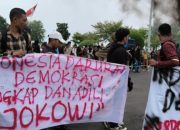 Ratusan Mahasiswa di Ternate Demo Tuntut Tangkap Dan Adili Jokowi 