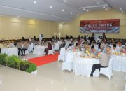 Polda Malut Gandeng Wartawan Bagikan Takjil dan Santunan ke Anak Yatim