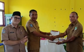 Hari Ini, KCD Kota Ternate, Serahkan SK Plt Kepsek SMAN 6 Kota Ternate
