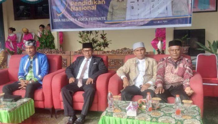 Camat Ternate Barat Dorong Pendidikan SMA 6 Negeri Ternate di Hardiknas
