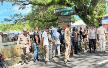 Satpol PP Ternate Tertibkan Lokasi Kuburan Cina