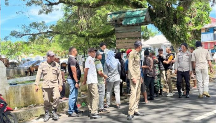 Satpol PP Ternate Tertibkan Lokasi Kuburan Cina